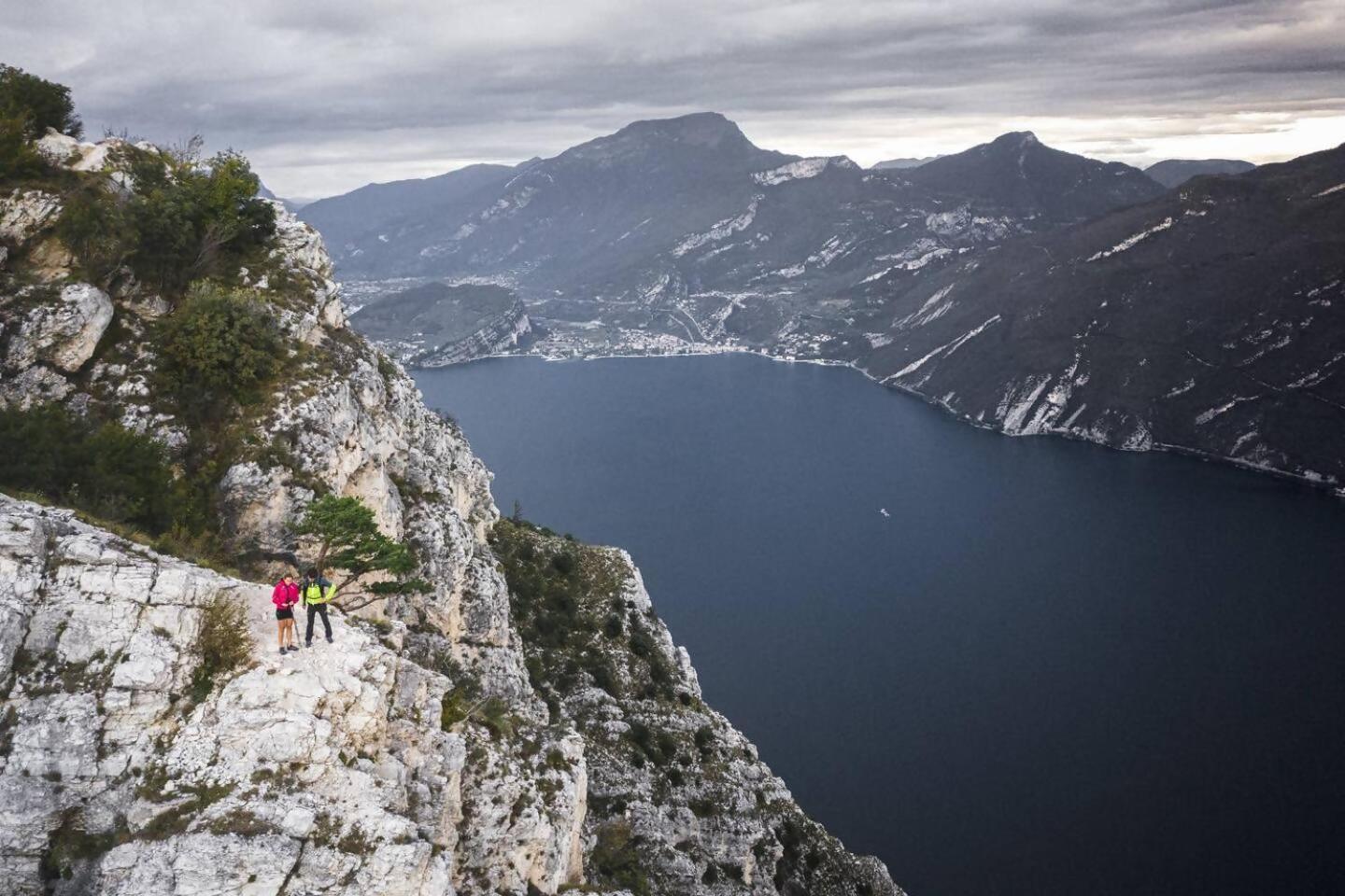 Appartamento Peler13 Con Balcone E Parcheggio Riva del Garda Dış mekan fotoğraf