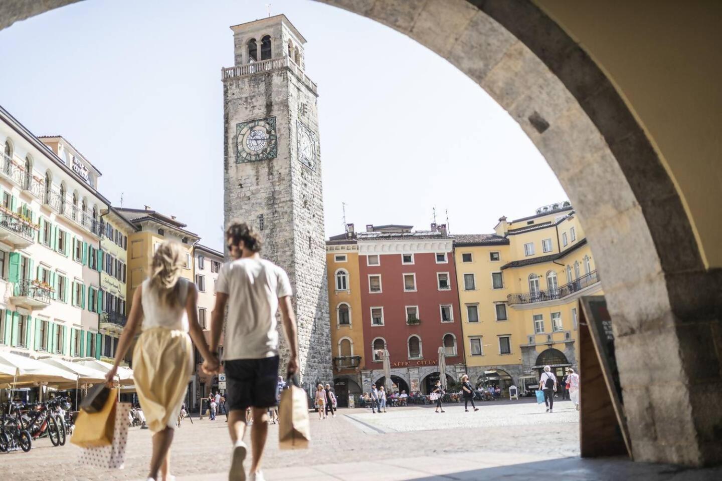 Appartamento Peler13 Con Balcone E Parcheggio Riva del Garda Dış mekan fotoğraf
